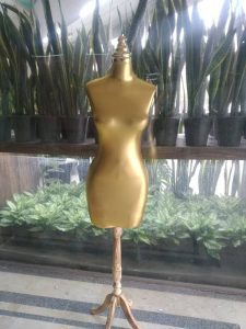 مانکن لباس زنانه فاقدار مناسب برای خیاطی و مزون از جنس فوم سرد اسفنجی سوزن خور