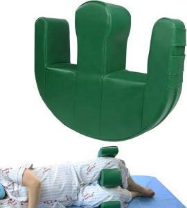 بالش بین‌زانویی جهت جابجایی بیمار برای تغییر وضعیت سریع و بدون فشار استفاده می‌شود و به کاهش درد پا و جلوگیری از زخم بستر کمک می‌کند.